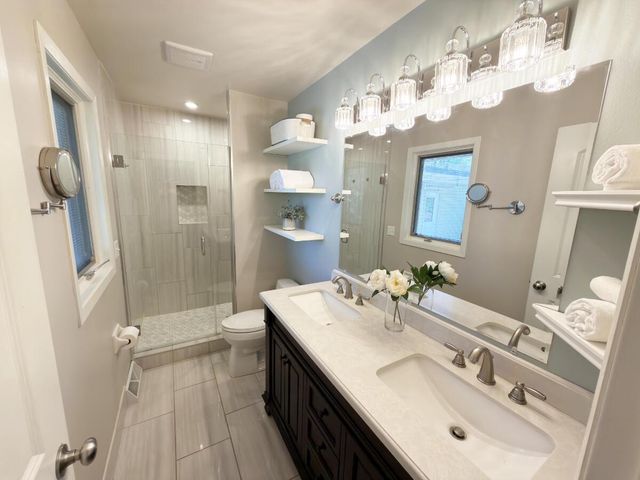 W240N4035 Swan ROAD, Pewaukee, WI 53072