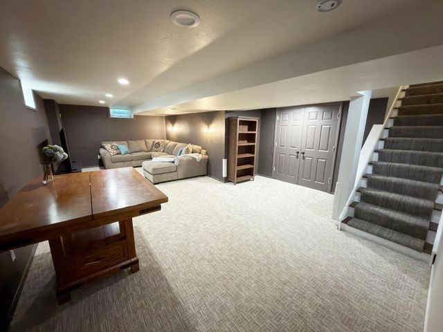W240N4035 Swan ROAD, Pewaukee, WI 53072