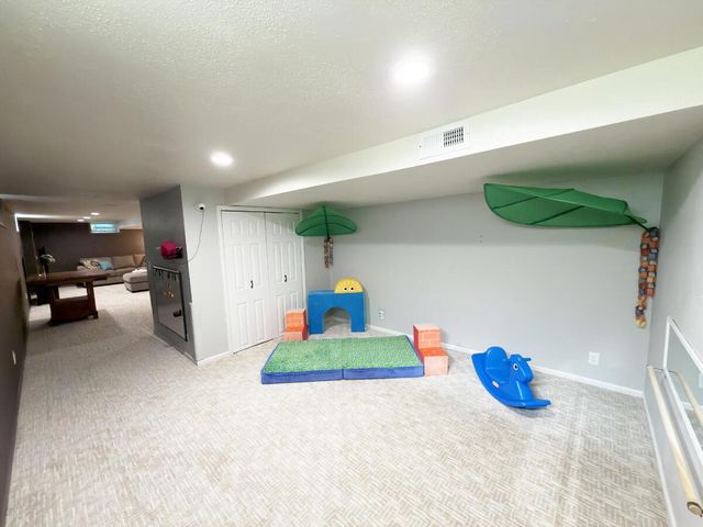 W240N4035 Swan ROAD, Pewaukee, WI 53072