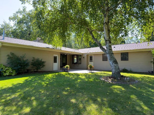 W240N4035 Swan ROAD, Pewaukee, WI 53072