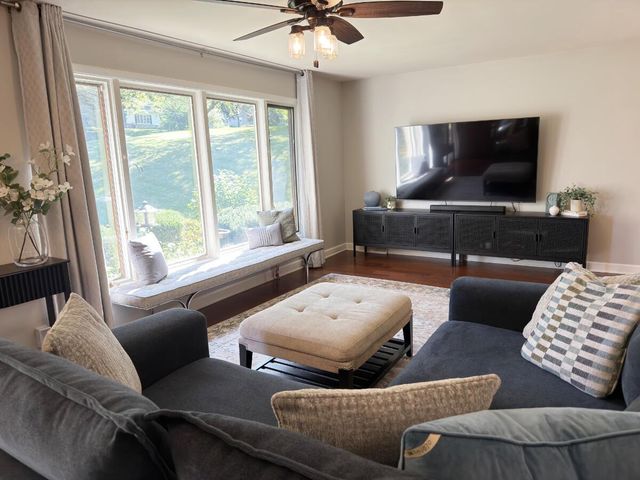 W240N4035 Swan ROAD, Pewaukee, WI 53072