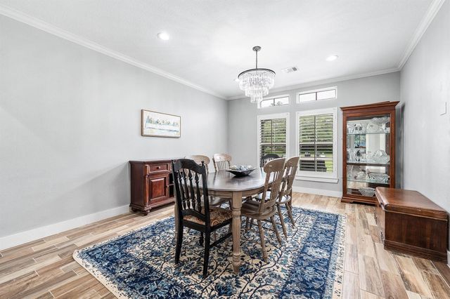 201 Hillcrest Drive, Alvin, TX 77511