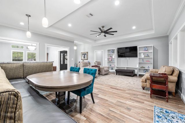 201 Hillcrest Drive, Alvin, TX 77511