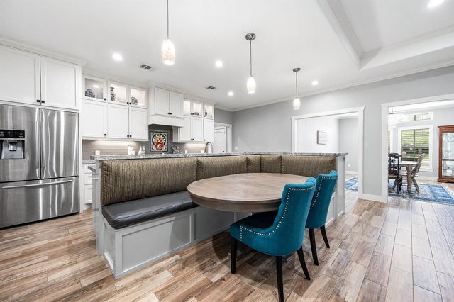 201 Hillcrest Drive, Alvin, TX 77511