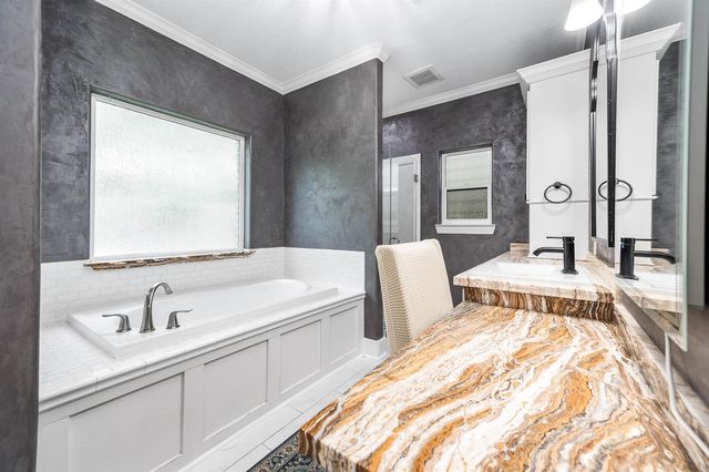 201 Hillcrest Drive, Alvin, TX 77511