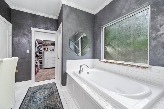 201 Hillcrest Drive, Alvin, TX 77511