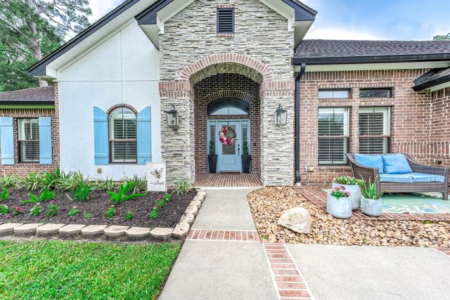 201 Hillcrest Drive, Alvin, TX 77511