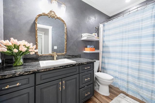 201 Hillcrest Drive, Alvin, TX 77511