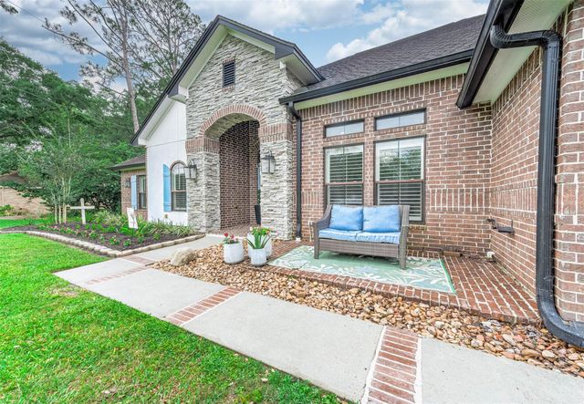201 Hillcrest Drive, Alvin, TX 77511