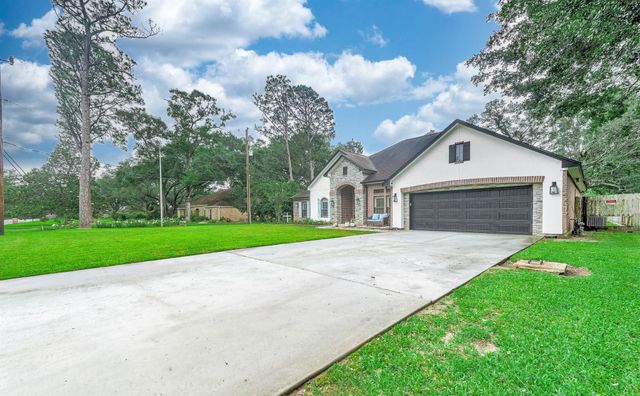 201 Hillcrest Drive, Alvin, TX 77511