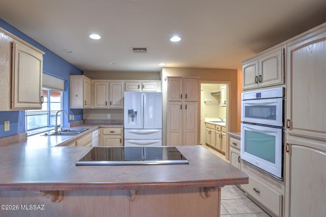 38035 S Rolling Hills Drive, Saddlebrooke, AZ 85739