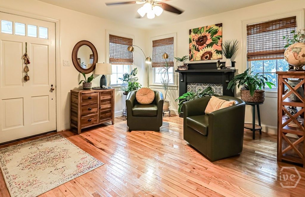 Image 3 of property listing at 2224 E 38th Street, Savannah, GA 31404