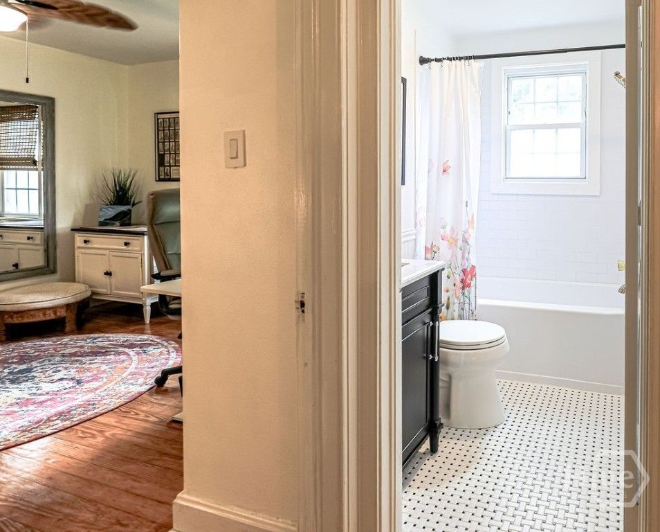 Image 9 of property listing at 2224 E 38th Street, Savannah, GA 31404