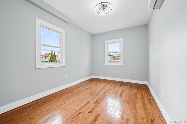 9210 104th Street, Richmond Hill, NY 11418