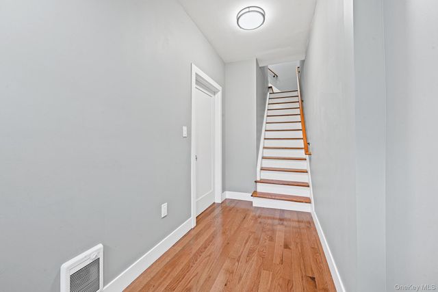 9210 104th Street, Richmond Hill, NY 11418