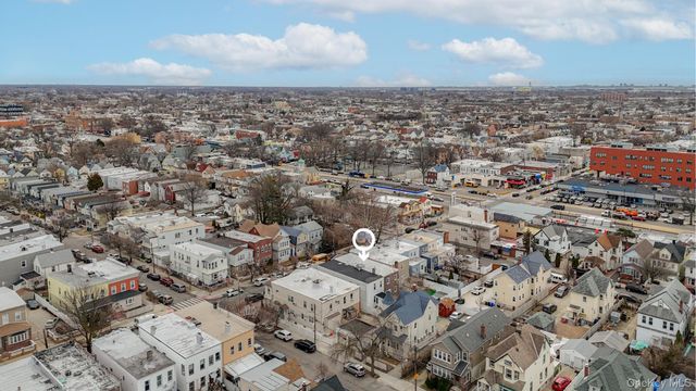 9210 104th Street, Richmond Hill, NY 11418