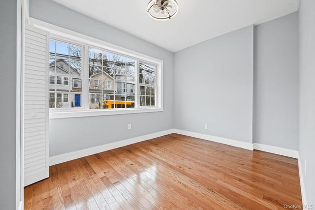 9210 104th Street, Richmond Hill, NY 11418