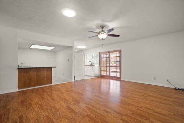 2017 Montana Trail, Grand Prairie, TX 75052