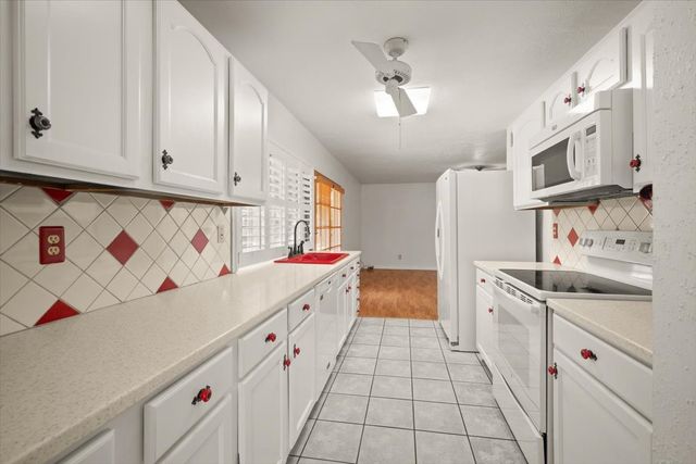 2017 Montana Trail, Grand Prairie, TX 75052