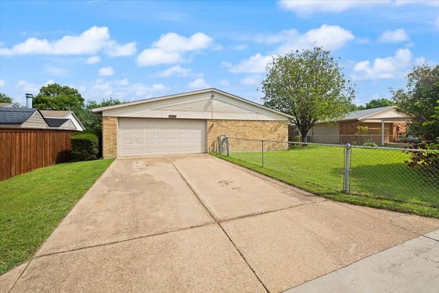 2017 Montana Trail, Grand Prairie, TX 75052