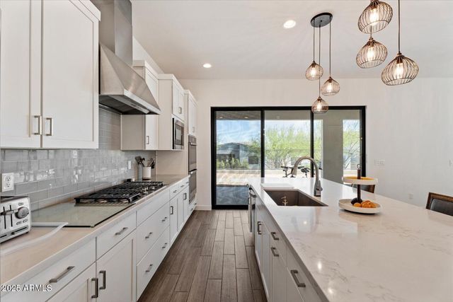 816 E Monte Way, Phoenix, AZ 85042