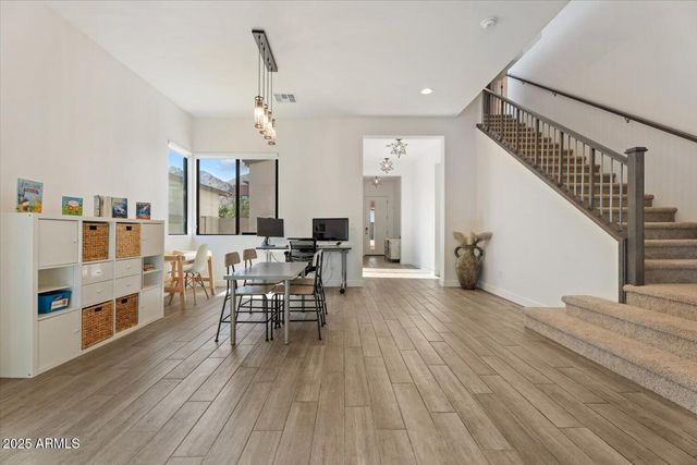 816 E Monte Way, Phoenix, AZ 85042