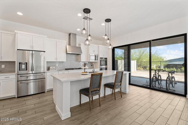 816 E Monte Way, Phoenix, AZ 85042