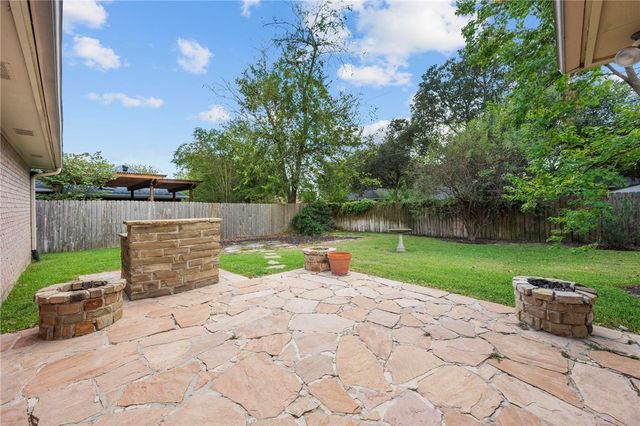 1104 Woodhaven Circle, College Station, TX 77840