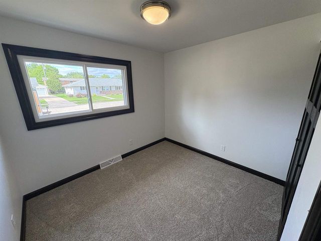 833 W BROWNING STREET, Appleton, WI 54194
