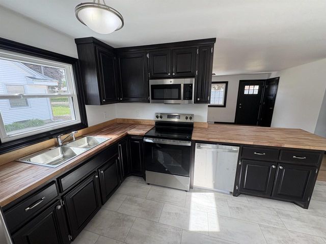 833 W BROWNING STREET, Appleton, WI 54194