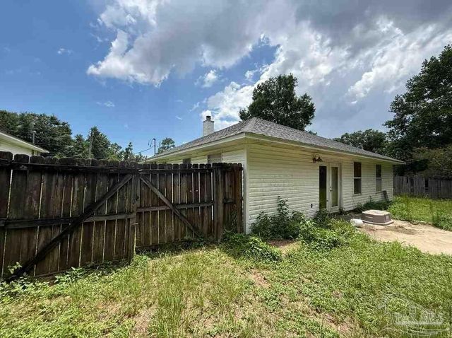 6106 Ashton Woods Cir, Milton, FL 32570