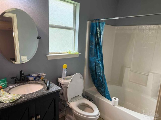 6106 Ashton Woods Cir, Milton, FL 32570