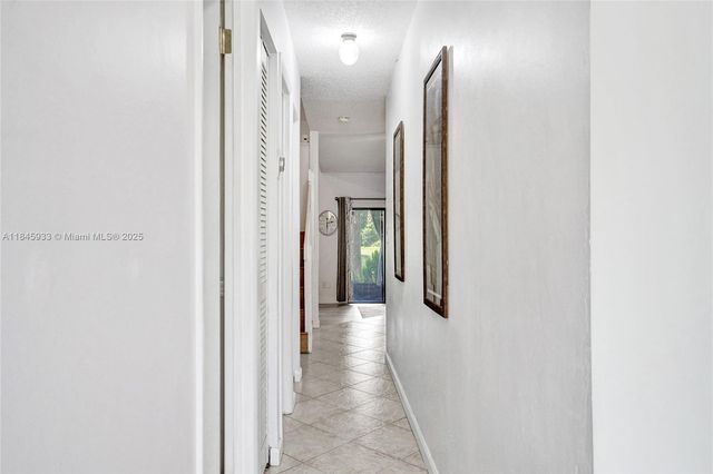 4172 S Pine Island Rd, Davie, FL 33328