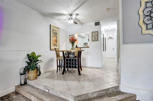 4172 S Pine Island Rd, Davie, FL 33328