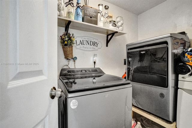 4172 S Pine Island Rd, Davie, FL 33328