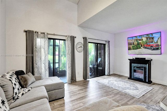 4172 S Pine Island Rd, Davie, FL 33328