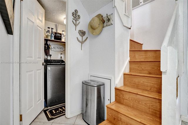 4172 S Pine Island Rd, Davie, FL 33328