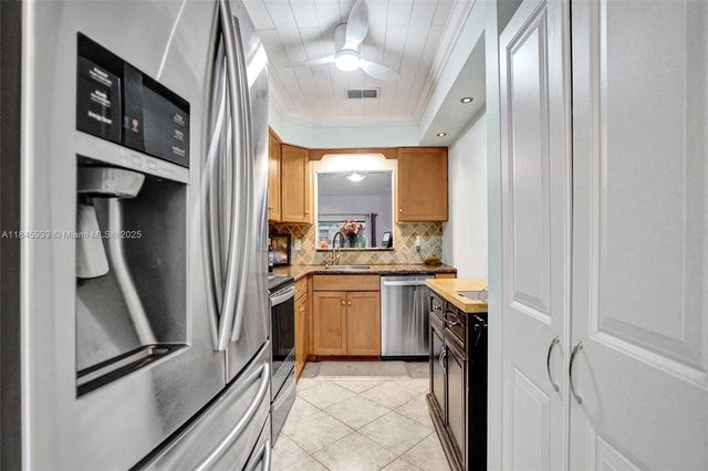 4172 S Pine Island Rd, Davie, FL 33328
