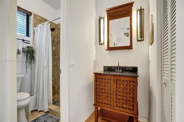 4172 S Pine Island Rd, Davie, FL 33328
