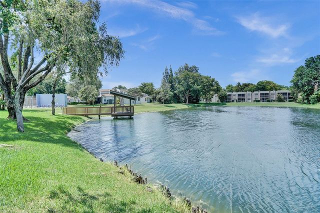 4172 S Pine Island Rd, Davie, FL 33328