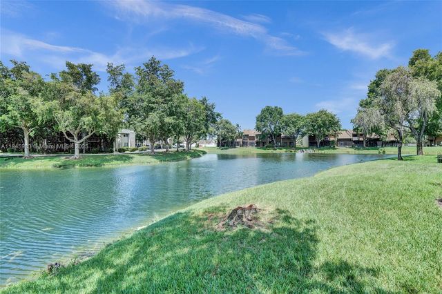 4172 S Pine Island Rd, Davie, FL 33328
