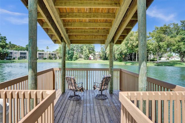 4172 S Pine Island Rd, Davie, FL 33328