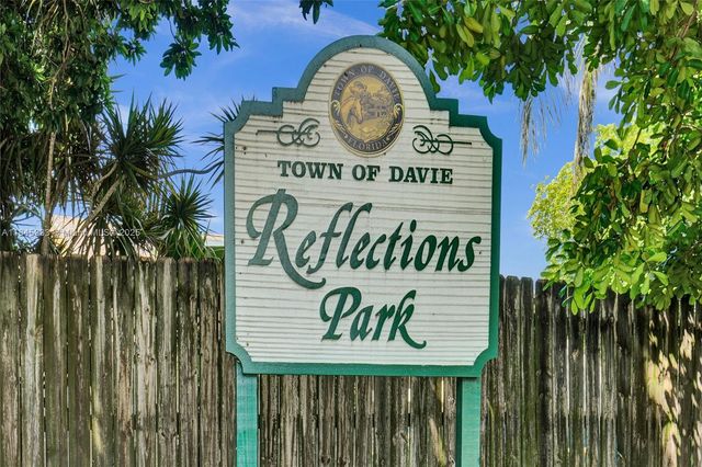 4172 S Pine Island Rd, Davie, FL 33328