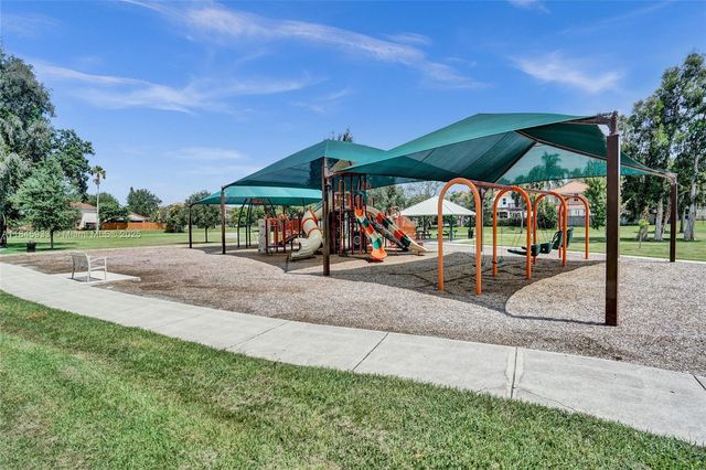 4172 S Pine Island Rd, Davie, FL 33328