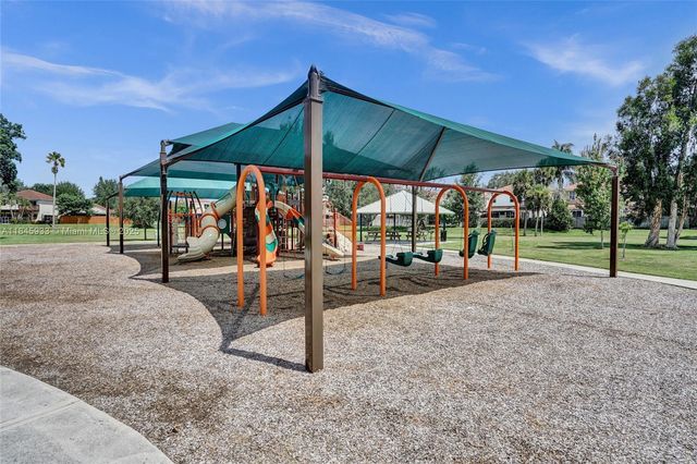 4172 S Pine Island Rd, Davie, FL 33328