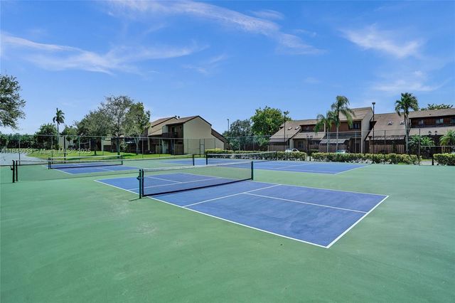 4172 S Pine Island Rd, Davie, FL 33328