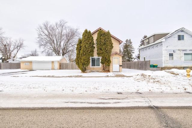 1031 SPRUCE STREET, Marinette, WI 54143