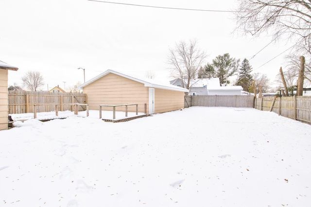 1031 SPRUCE STREET, Marinette, WI 54143