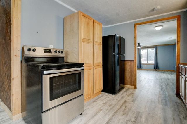 1031 SPRUCE STREET, Marinette, WI 54143