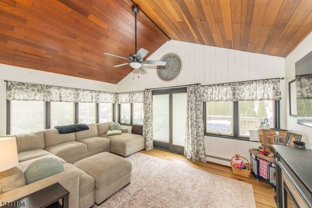 5 Winding Way, Andover Twp., NJ 07821